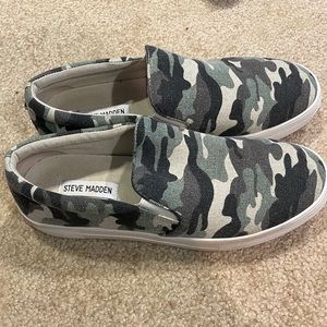 Camo Steve Madden slip on shoes. Size 9